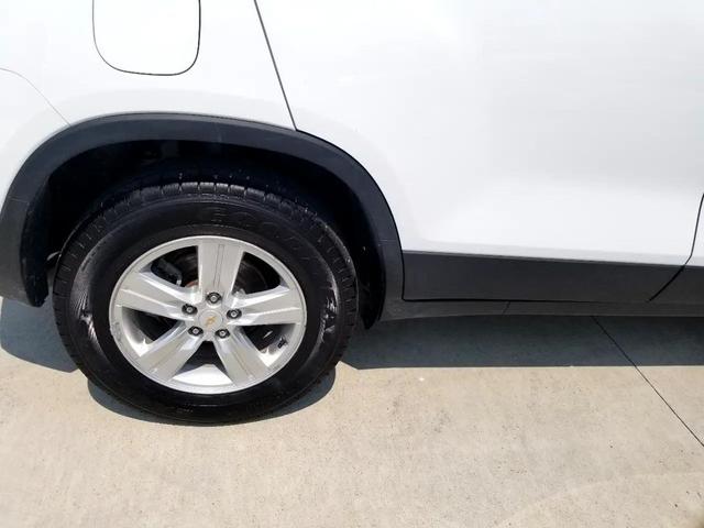 Photo of 2021 Summit White Chevrolet Trax