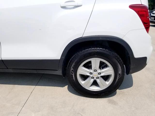 Photo of 2021 Summit White Chevrolet Trax