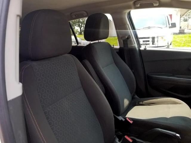 Photo of 2021 Summit White Chevrolet Trax