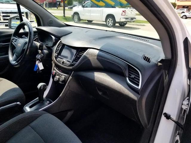 Photo of 2021 Summit White Chevrolet Trax