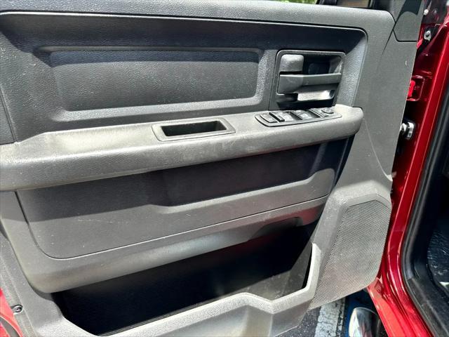 Photo of 2014 Burgundy RAM 1500