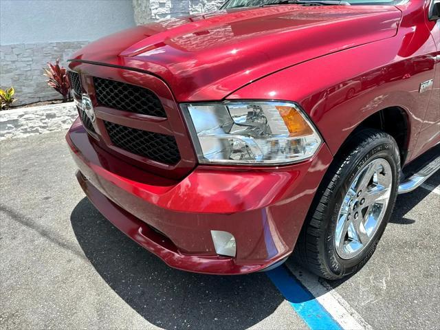 Photo of 2014 Burgundy RAM 1500