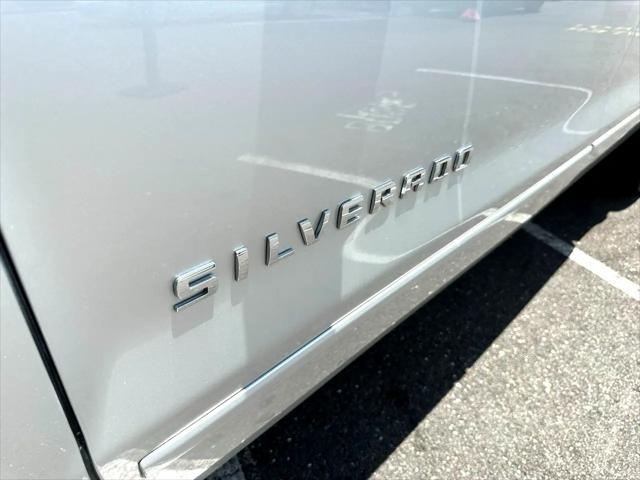 Photo of 2015 Silver Chevrolet Silverado 1500