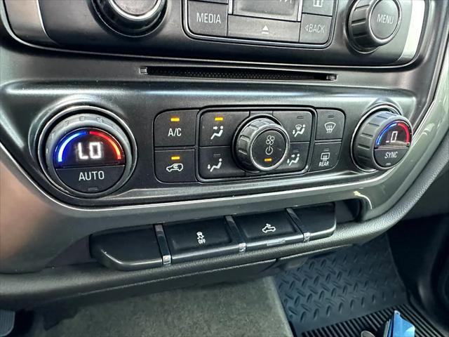 Photo of 2015 Silver Chevrolet Silverado 1500