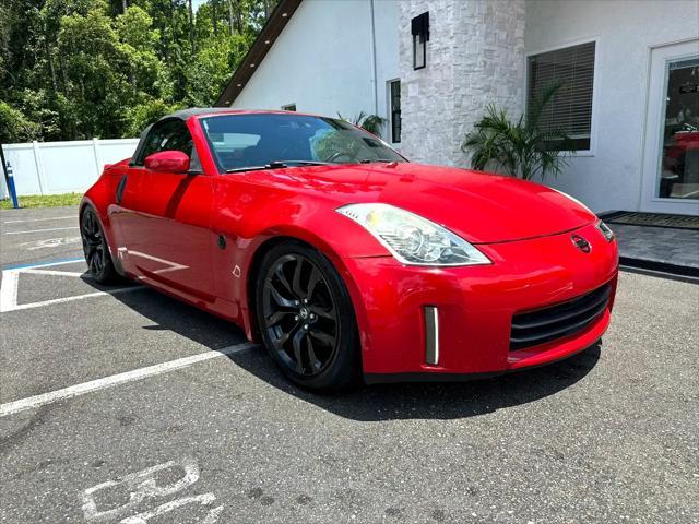 Photo of 2006 Red Nissan 350Z