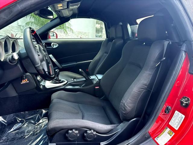 Photo of 2006 Red Nissan 350Z