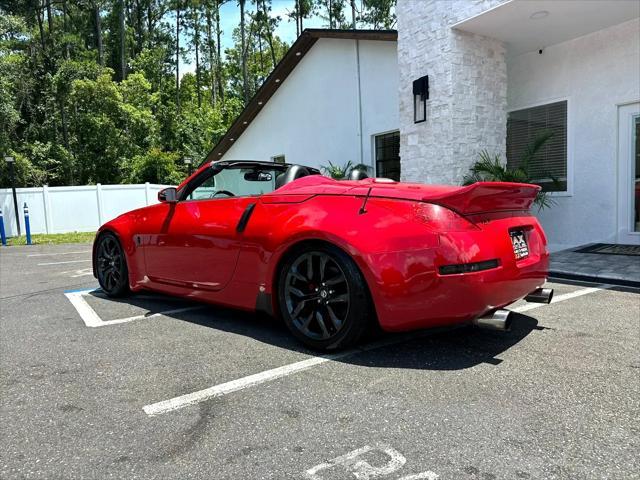 Photo of 2006 Red Nissan 350Z