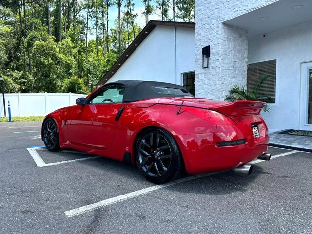 Photo of 2006 Red Nissan 350Z