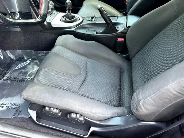 Photo of 2006 Red Nissan 350Z