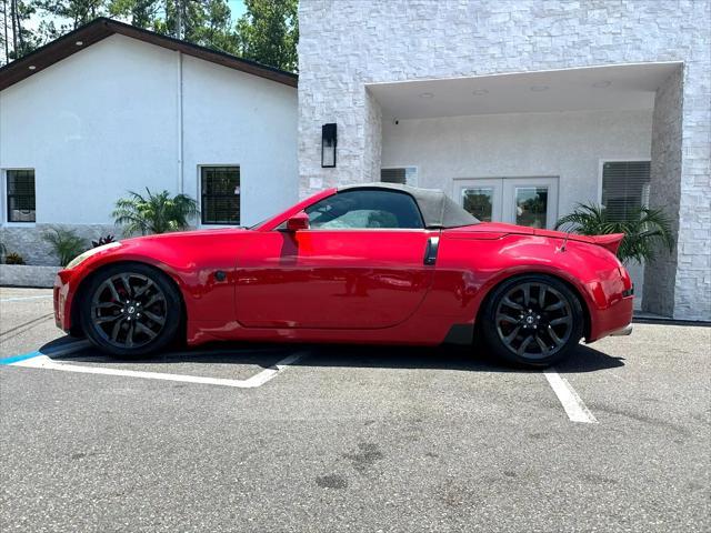 Photo of 2006 Red Nissan 350Z