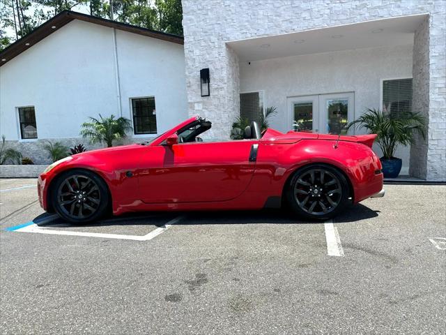 Photo of 2006 Red Nissan 350Z
