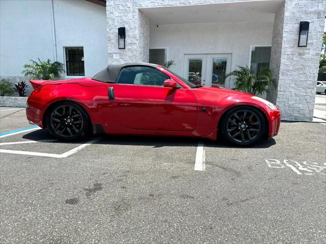 Photo of 2006 Red Nissan 350Z
