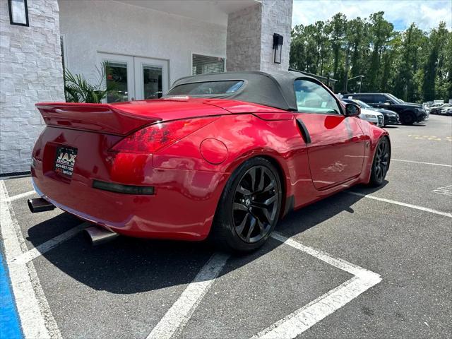 Photo of 2006 Red Nissan 350Z
