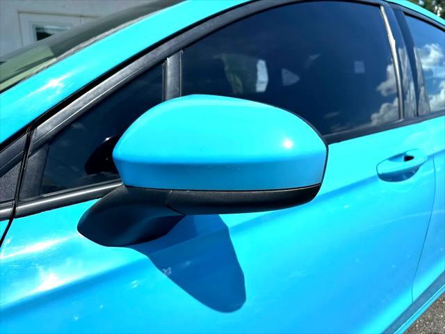 Photo of 2017 Blue Ford Fusion
