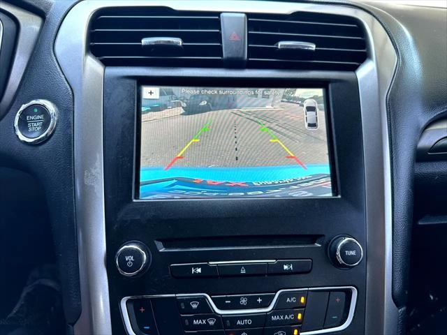 Photo of 2017 Blue Ford Fusion