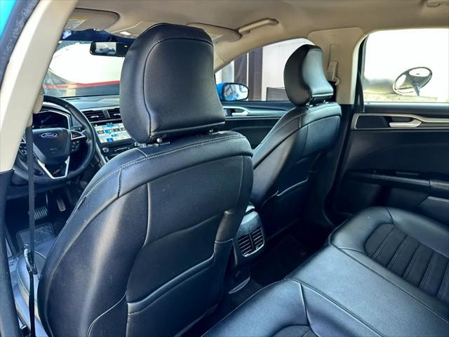 Photo of 2017 Blue Ford Fusion