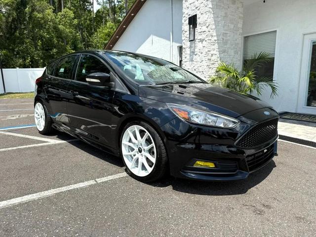 Photo of 2018 Black Ford Focus ST