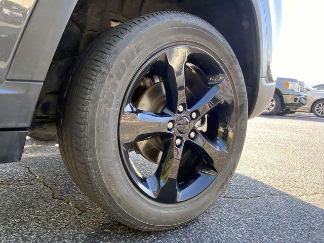 Photo of 2022 Baltic Gray Metallic Clearcoat Jeep Grand Cherokee