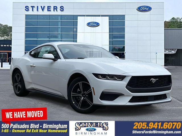 Photo of 2025 Oxford White Ford Mustang
