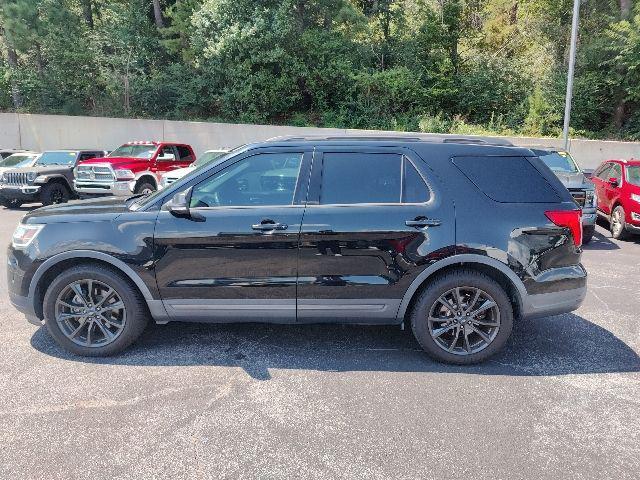 Photo of 2018 Shadow Black Ford Explorer