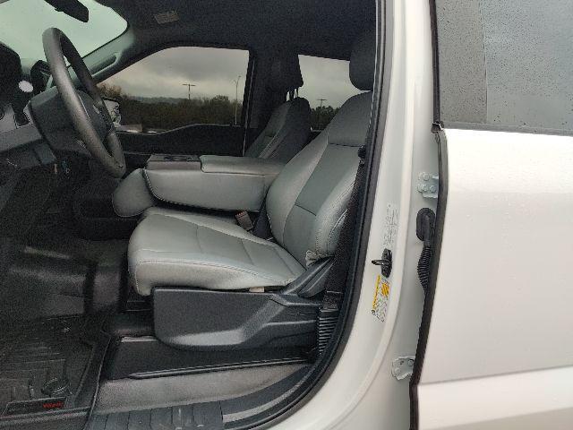Photo of 2022 Oxford White Ford F-150