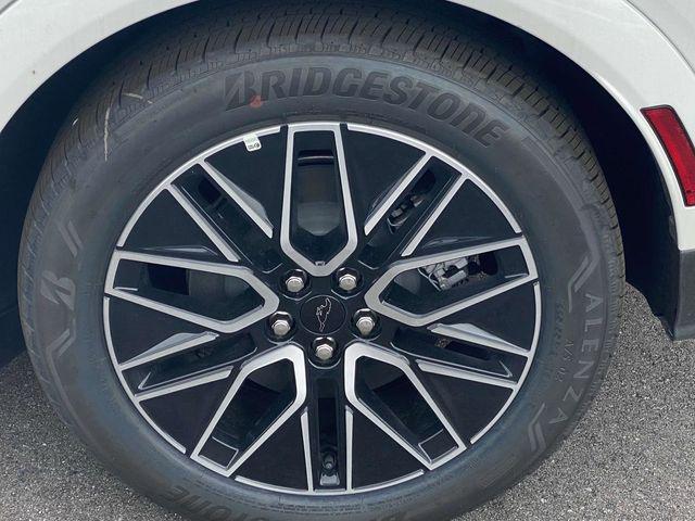 Photo of 2025 Star White Metallic Tri-Coat Ford Mustang Mach-E