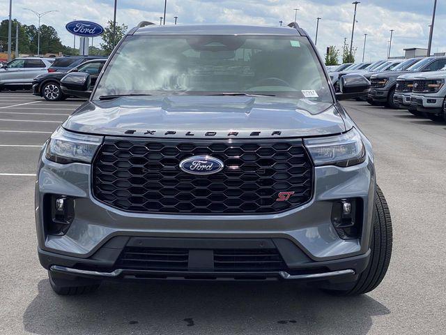 Photo of 2025 Carbonized Gray Metallic Ford Explorer