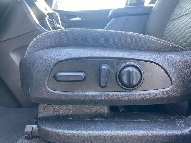 Photo of 2018 Summit White Chevrolet Equinox