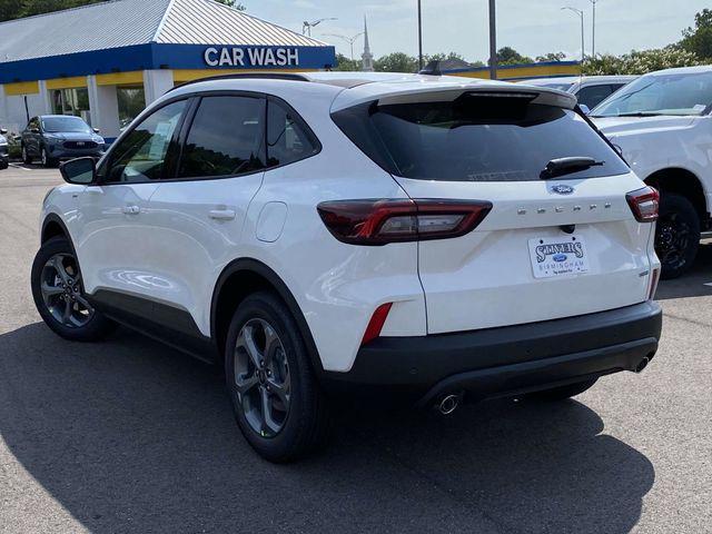 Photo of 2025 Star White Metallic Tri-Coat Ford Escape
