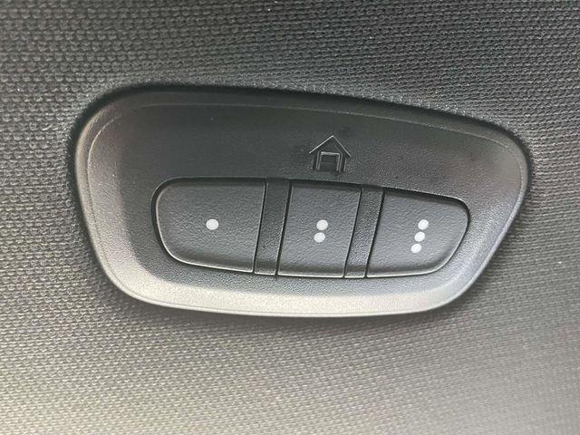 Photo of 2022 Diamond Black Crystal Pearlcoat RAM 1500