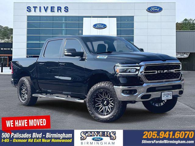 Photo of 2022 Diamond Black Crystal Pearlcoat RAM 1500