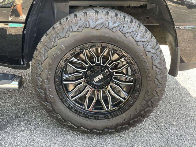 Photo of 2022 Diamond Black Crystal Pearlcoat RAM 1500