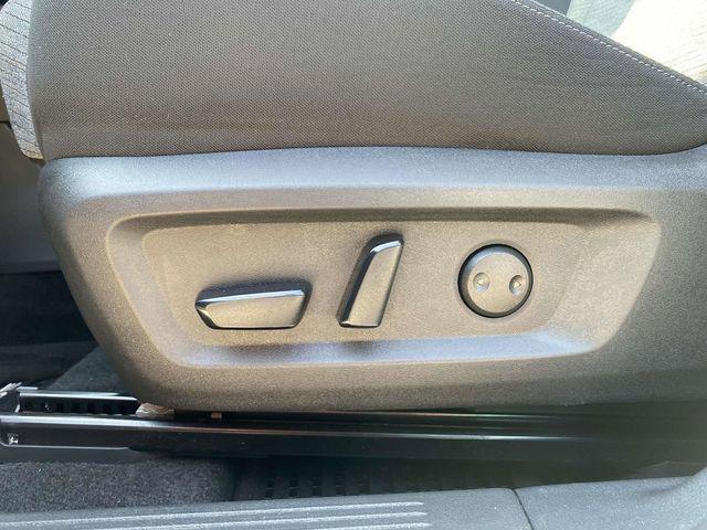 Photo of 2023 Pearl White Tricoat Nissan Rogue