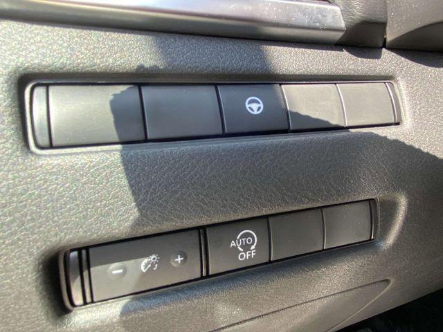 Photo of 2023 Pearl White Tricoat Nissan Rogue