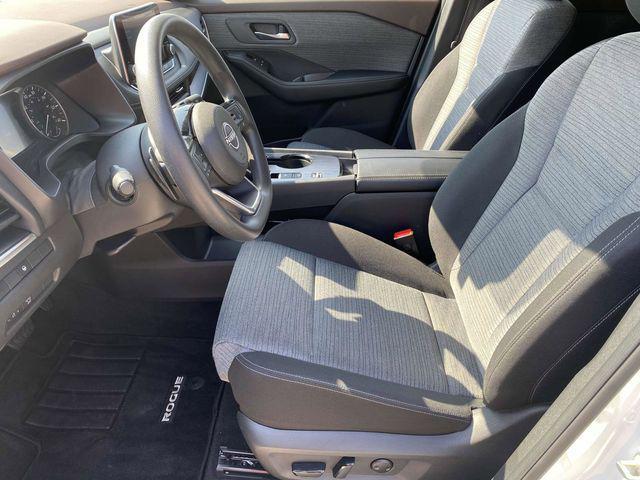 Photo of 2023 Pearl White Tricoat Nissan Rogue