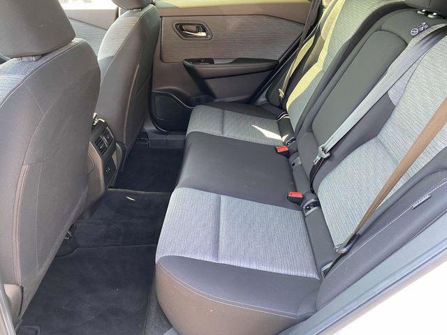 Photo of 2023 Pearl White Tricoat Nissan Rogue