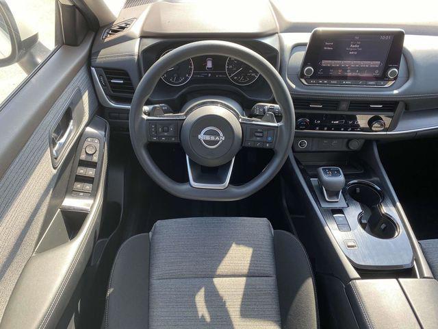 Photo of 2023 Pearl White Tricoat Nissan Rogue