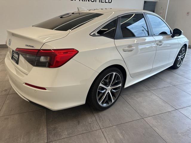 Photo of 2024 Platinum White Pearl Honda Civic