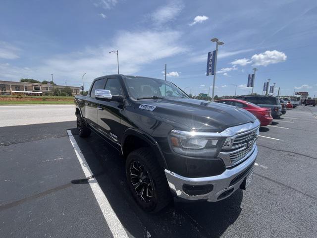 Photo of 2020 Diamond Black Crystal Pearlcoat RAM 1500