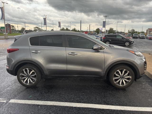 Photo of 2017 Mineral Silver Kia Sportage