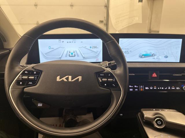 Photo of 2024 Aurora Black Pearl Kia EV6