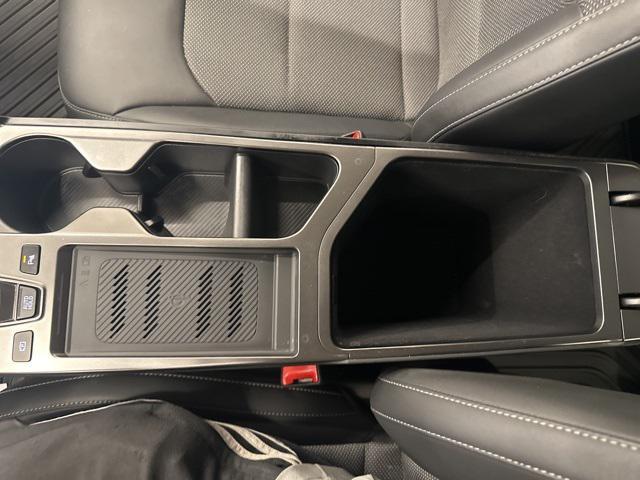 Photo of 2024 Aurora Black Pearl Kia EV6