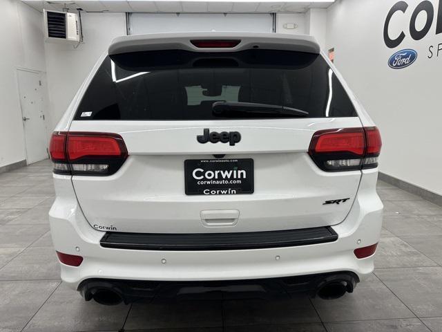Photo of 2018 Bright White Clearcoat Jeep Grand Cherokee