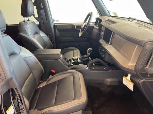 Photo of 2025 Shadow Black Ford Bronco
