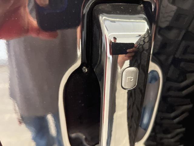 Photo of 2025 Shadow Black Ford Bronco