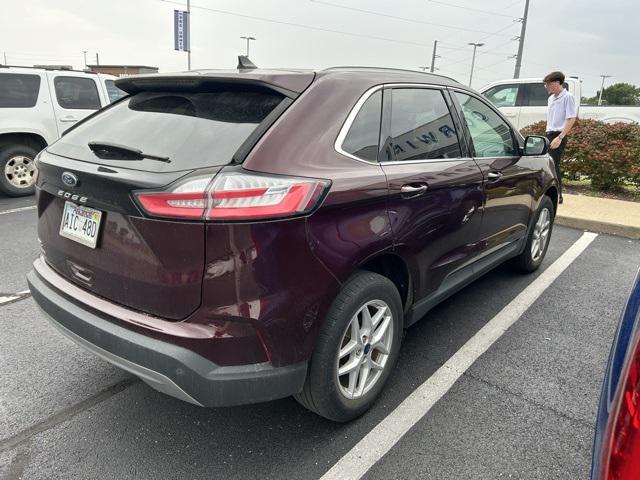 Photo of 2021 Burgundy Velvet Metallic Tinted Clearcoat Ford Edge