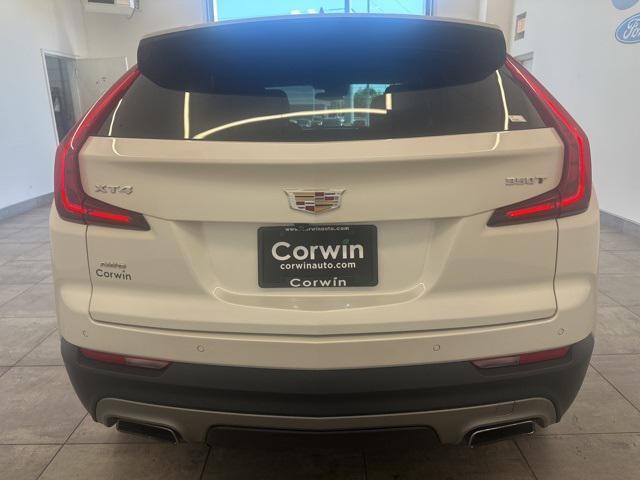 Photo of 2020 Crystal White Tricoat Cadillac XT4