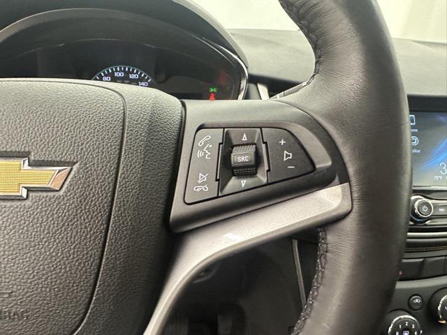 Photo of 2017 Silver Ice Metallic Chevrolet Trax