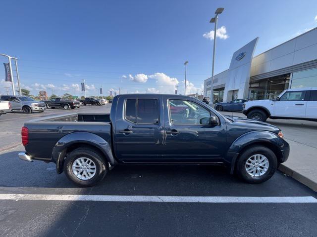 Photo of 2018 Arctic Blue Metallic Nissan Frontier