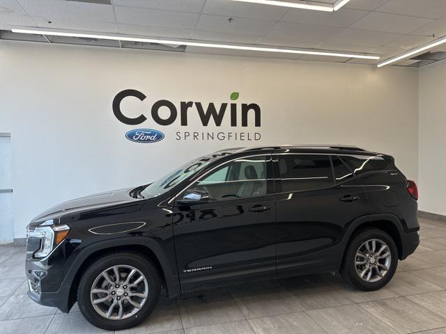 Photo of 2022 Ebony Twilight Metallic GMC Terrain